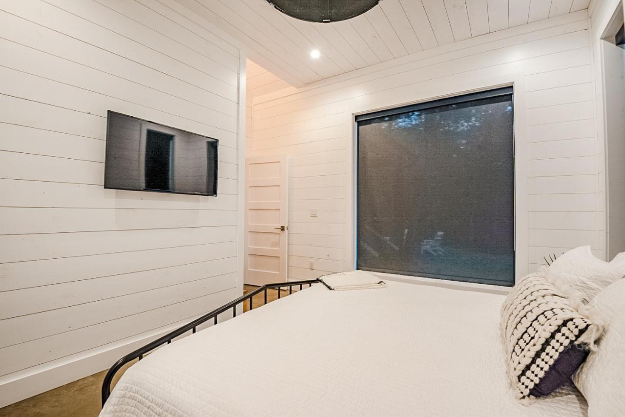 "The Barndo" 4Br Luxury Cabin, Hot Tub, Fire Pit, Bunks, Arcades, Playhouse! Broken Bow Exterior photo