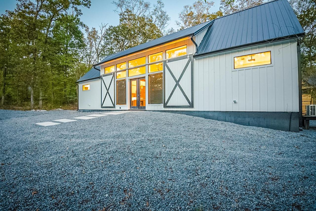 "The Barndo" 4Br Luxury Cabin, Hot Tub, Fire Pit, Bunks, Arcades, Playhouse! Broken Bow Exterior photo