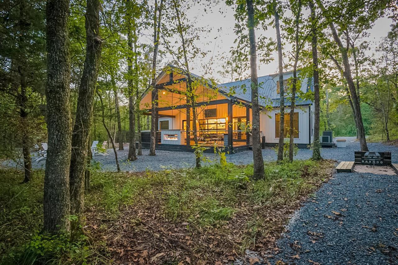 "The Barndo" 4Br Luxury Cabin, Hot Tub, Fire Pit, Bunks, Arcades, Playhouse! Broken Bow Exterior photo
